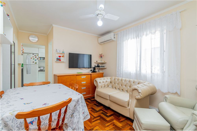 Imóvel com 2 Quartos à Venda,  em Menino Deus - Porto Alegre