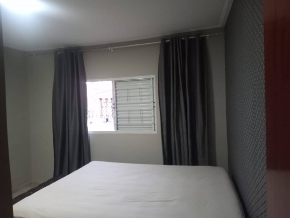 Imagem Casa com 4 Quartos à Venda, 250 m² em Taubaté