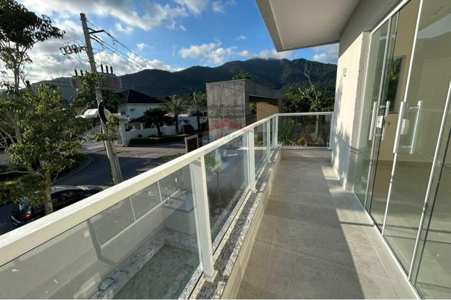 Imagem Casa com 4 Quartos à Venda, 220 m² em Vargem Pequena - Rio De Janeiro Imagem Casa com 4 Quartos à Venda, 220 m² em Vargem Pequena - Rio De Janeiro