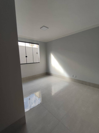 Imagem Casa com 3 Quartos à Venda, 285 m² em Setor Sudoeste - Goiânia Imagem Casa com 3 Quartos à Venda, 285 m² em Setor Sudoeste - Goiânia