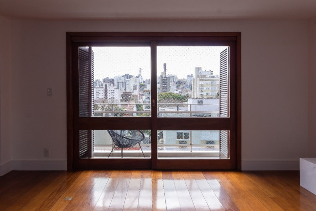 Imagem Apartamento com 3 Quartos à Venda, 232 m² em Petrópolis - Porto Alegre