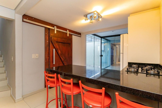 Imagem Casa com 3 Quartos à Venda, 135 m² em Jardim Das Américas - Curitiba Imagem Casa com 3 Quartos à Venda, 135 m² em Jardim Das Américas - Curitiba