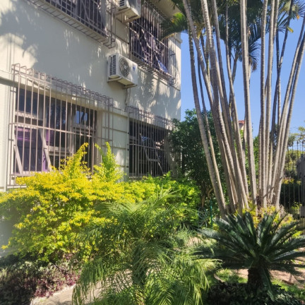 Imagem Casa com 8 Quartos à Venda,  em Petrópolis - Porto Alegre