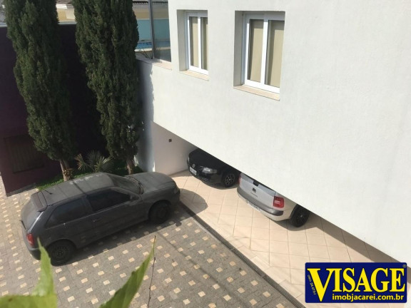 Imagem Casa com 3 Quartos à Venda, 375 m² em Jd. Coleginho - Jacareí