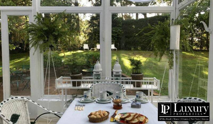 Imagem Casa com 6 Quartos à Venda,  em Campos Do Jordão