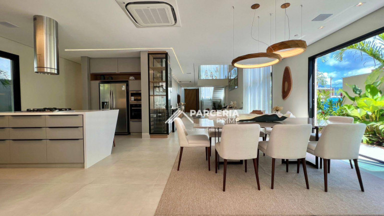 Imagem Casa com 6 Quartos à Venda, 415 m² em Riviera Módulo 11 - Bertioga Imagem Casa com 6 Quartos à Venda, 415 m² em Riviera Módulo 11 - Bertioga