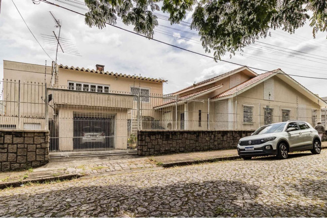 Foto do imóvel Casa com 2 Quartos à Venda, 250 m² em Vila Ipiranga - Porto Alegre