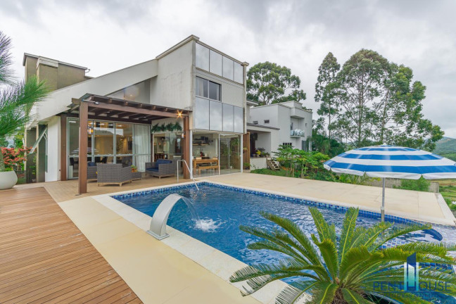 Casa com 3 Quartos à Venda, 420 m² em Centro - Camboriú