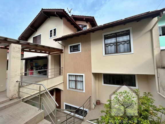 Casa com 4 Quartos à Venda, 396 m² em Itacorubi - Florianópolis