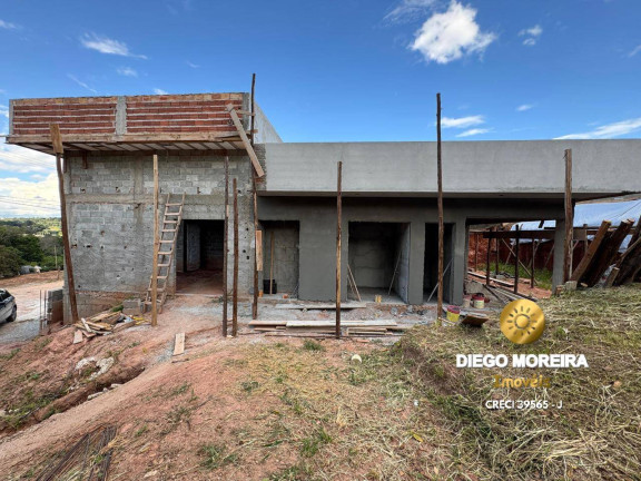 Casa com 3 Quartos à Venda, 160 m² em Pinheirinho - Atibaia
