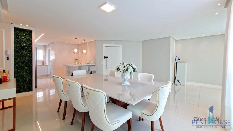 Imagem Apartamento com 4 Quartos à Venda, 129 m² em Centro - Balneário Camboriú Imagem Apartamento com 4 Quartos à Venda, 129 m² em Centro - Balneário Camboriú