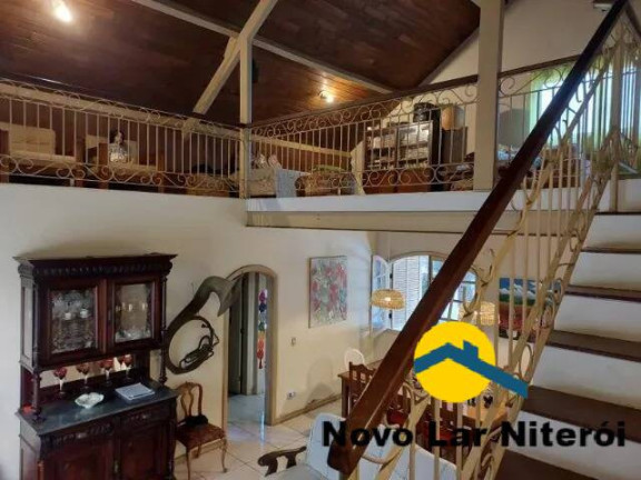 Casa com 5 Quartos à Venda, 250 m² em Piratininga - Niterói