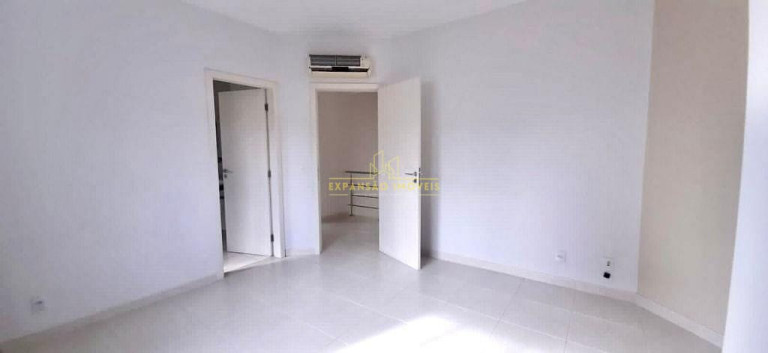 Imagem Casa com 3 Quartos à Venda, 284 m² em Pedra Branca - Palhoça Imagem Casa com 3 Quartos à Venda, 284 m² em Pedra Branca - Palhoça