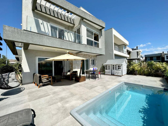 Imagem Casa com 4 Quartos à Venda, em -- - Capao Da Canoa Imagem Casa com 4 Quartos à Venda, em -- - Capao Da Canoa