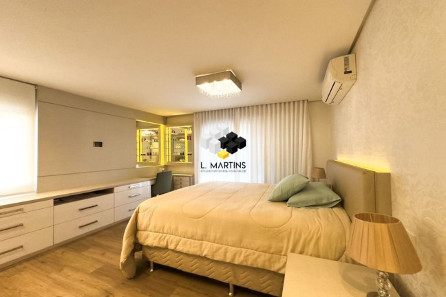 Imagem Apartamento com 3 Quartos à Venda, 258 m² em Petrópolis - Porto Alegre Imagem Apartamento com 3 Quartos à Venda, 258 m² em Petrópolis - Porto Alegre