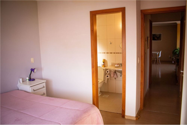 Imagem Imóvel com 3 Quartos à Venda,  em Jardim Itu - Porto Alegre