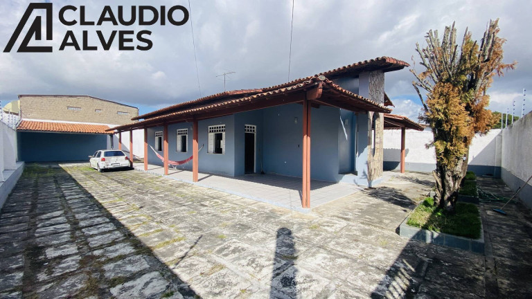 Imagem Casa com 5 Quartos à Venda, 200 m² em Caseb - Feira De Santana Imagem Casa com 5 Quartos à Venda, 200 m² em Caseb - Feira De Santana