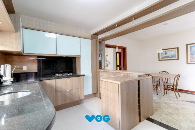 Imagem Casa com 3 Quartos à Venda, 280 m² em Chácara Das Pedras - Porto Alegre Imagem Casa com 3 Quartos à Venda, 280 m² em Chácara Das Pedras - Porto Alegre
