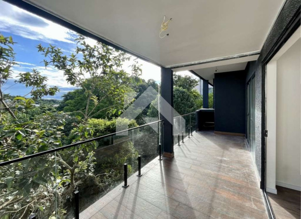 Imagem Casa de Condomínio com 4 Quartos à Venda, 400 m² em Golf Gardens - Carapicuíba Imagem Casa de Condomínio com 4 Quartos à Venda, 400 m² em Golf Gardens - Carapicuíba