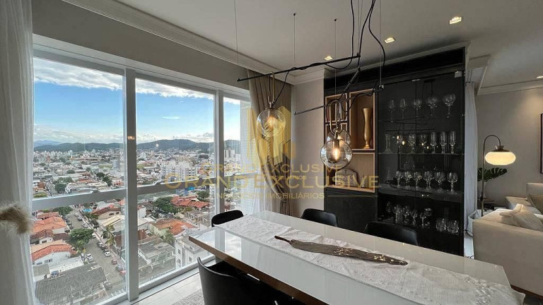 Imagem Apartamento com 3 Quartos à Venda, 140 m² em Centro - Balneário Camboriú