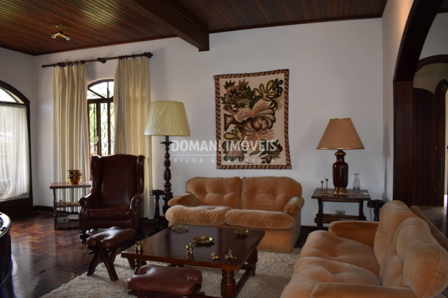 Imagem Casa com 3 Quartos à Venda, 280 m² em Região Da Abernéssia - Campos Do Jordão Imagem Casa com 3 Quartos à Venda, 280 m² em Região Da Abernéssia - Campos Do Jordão