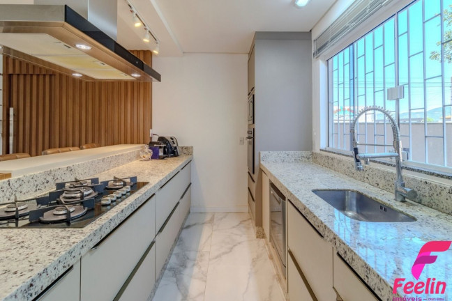 Imagem Casa de Condomínio com 3 Quartos à Venda, 199 m² em São João Do Rio Vermelho - Florianópolis