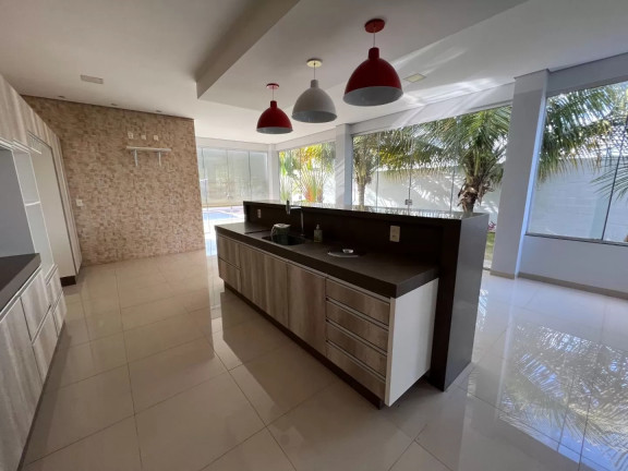 Imagem Casa com 3 Quartos à Venda, 238 m² em Setor Industrial - Sinop