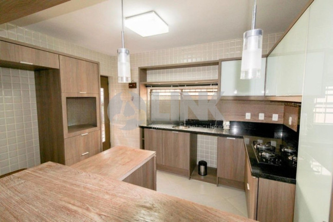 Imagem Casa com 3 Quartos à Venda, 280 m² em Chácara Das Pedras - Porto Alegre