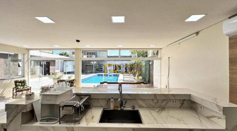Imagem Casa com 4 Quartos à Venda, 500 m² em Balneário Flórida - Praia Grande Imagem Casa com 4 Quartos à Venda, 500 m² em Balneário Flórida - Praia Grande