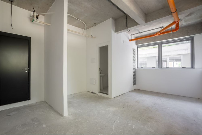 Sala Comercial à Venda, 30 m² em Moema - São Paulo