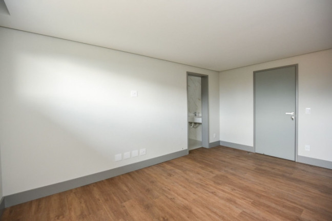 Imagem Apartamento com 4 Quartos à Venda, 319 m² em Planalto - Gramado