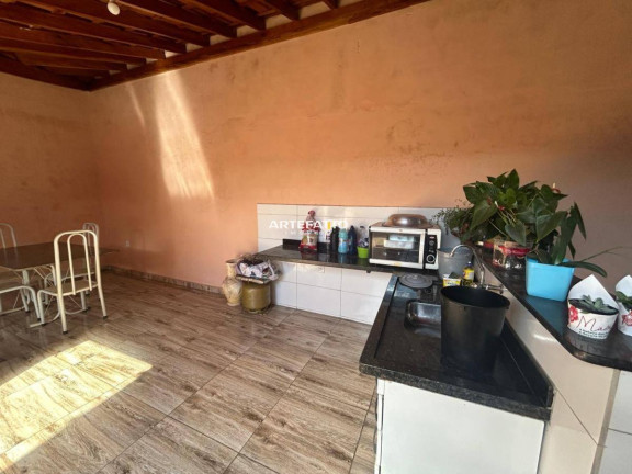 Imagem Casa com 3 Quartos à Venda, 250 m²