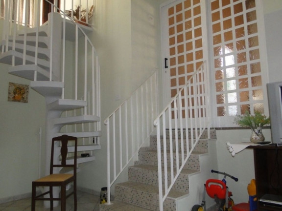 Imagem Casa com 4 Quartos à Venda, em Cecap - Jacareí Imagem Casa com 4 Quartos à Venda, em Cecap - Jacareí