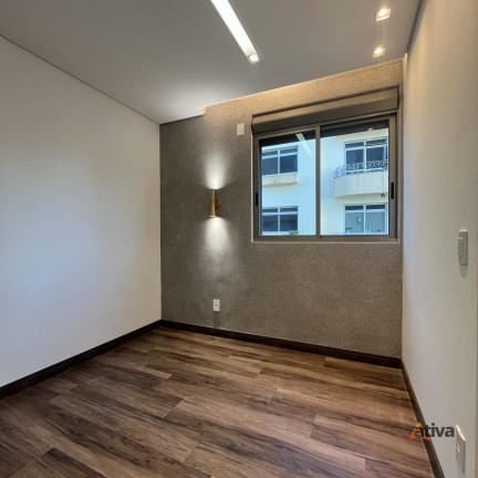 Imagem Apartamento com 3 Quartos à Venda, 144 m²