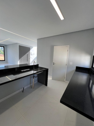 Imagem Casa com 4 Quartos à Venda, 250 m² em Ponta Negra - Manaus