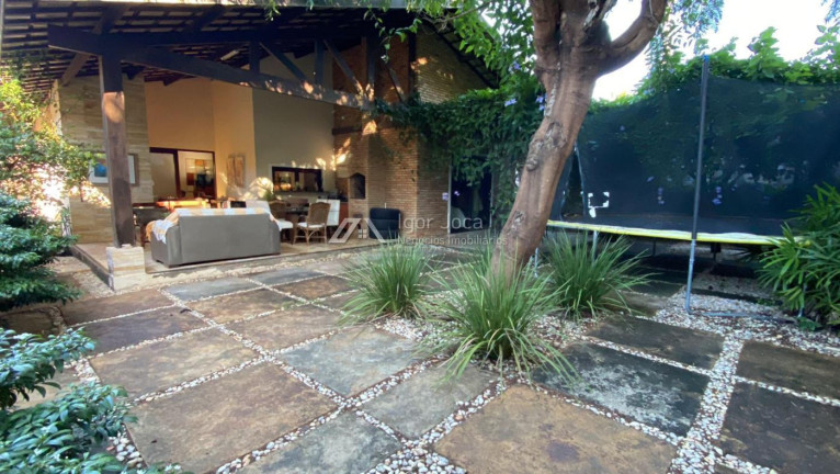 Imagem Casa com 4 Quartos à Venda, 194 m² em Centro - Eusébio