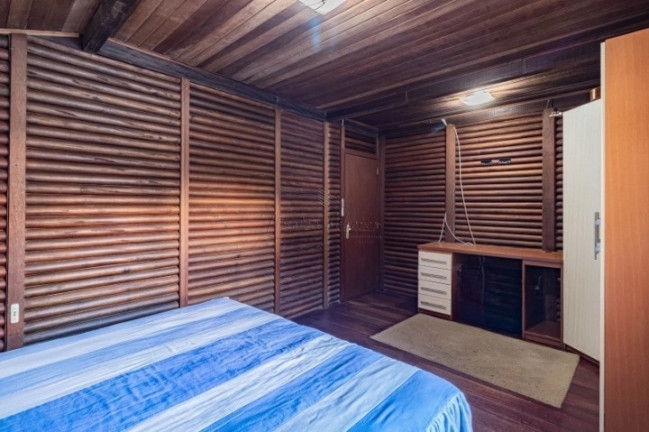 Imagem Casa com 3 Quartos à Venda, 244 m² em Cristal - Porto Alegre