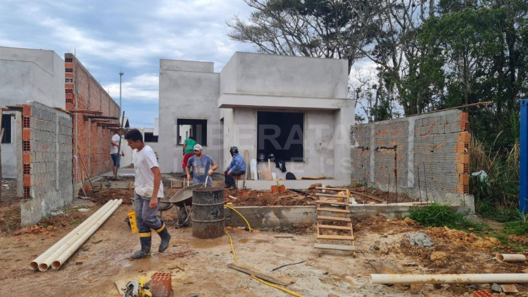 Imagem Casa com 3 Quartos à Venda, 88 m² em Quinta Dos Açorianos - Barra Velha Imagem Casa com 3 Quartos à Venda, 88 m² em Quinta Dos Açorianos - Barra Velha