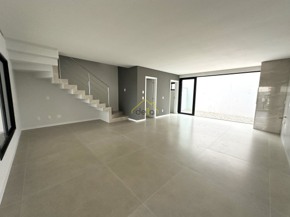 Imagem Casa com 3 Quartos à Venda, 153 m² em América - Joinville Imagem Casa com 3 Quartos à Venda, 153 m² em América - Joinville