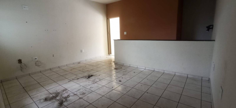 Casa com 2 Quartos à Venda,  em Cecap - Taubaté