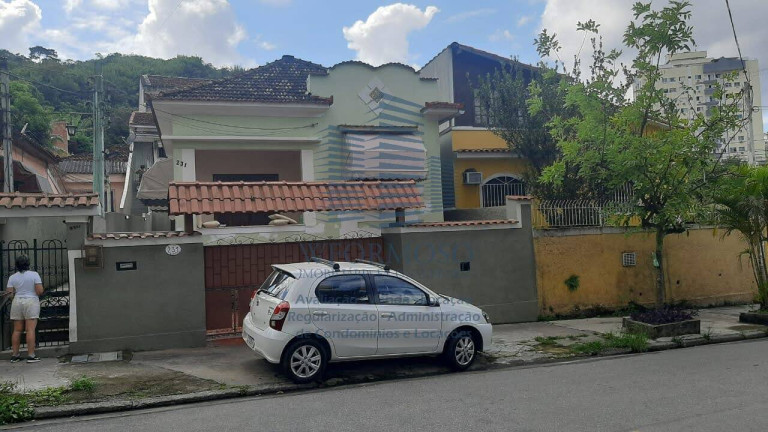 Casa com 5 Quartos à Venda, 102 m² em Santa Rosa - Niterói
