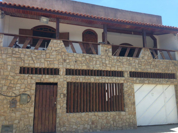Casa com 3 Quartos à Venda, 250 m² em Parque Jóquei Club - Campos Dos Goytacazes