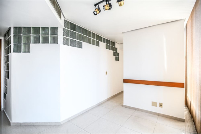 Imagem Sala Comercial à Venda, 53 m² em Centro Histórico - Porto Alegre Imagem Sala Comercial à Venda, 53 m² em Centro Histórico - Porto Alegre