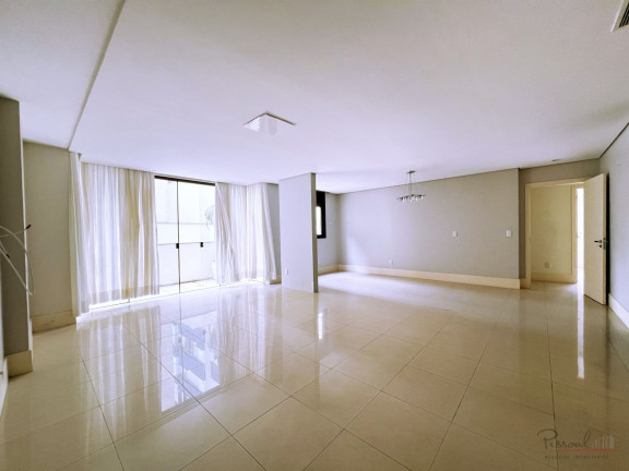 Apartamento com 3 Quartos à Venda, 188 m² em Centro - Florianópolis