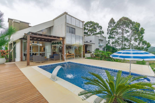 Casa com 3 Quartos à Venda, 380 m² em Camboriú