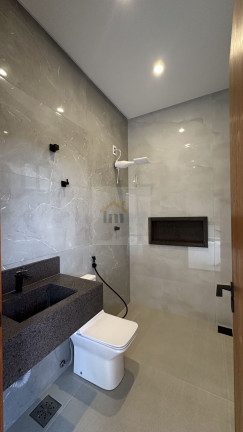 Imagem Casa com 3 Quartos à Venda, 241 m² em Jardim América - Goiânia Imagem Casa com 3 Quartos à Venda, 241 m² em Jardim América - Goiânia