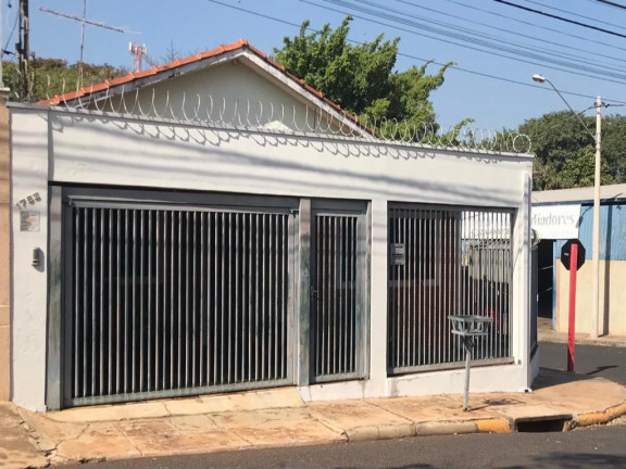 Imagem Casa com 3 Quartos à Venda, 172 m² em Centro - Araraquara Imagem Casa com 3 Quartos à Venda, 172 m² em Centro - Araraquara