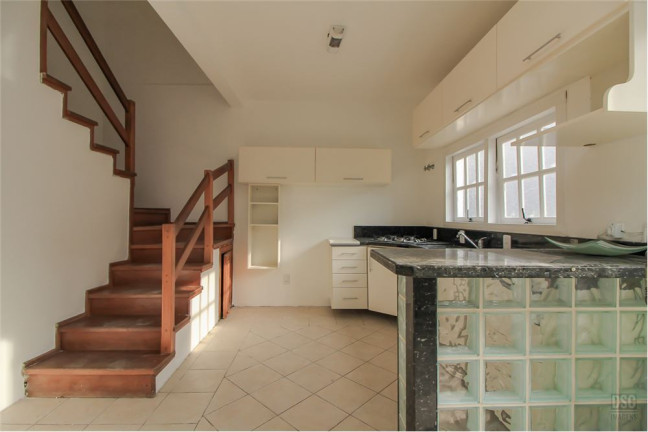 Imagem Casa com 3 Quartos à Venda, em Hípica - Porto Alegre Imagem Casa com 3 Quartos à Venda, em Hípica - Porto Alegre