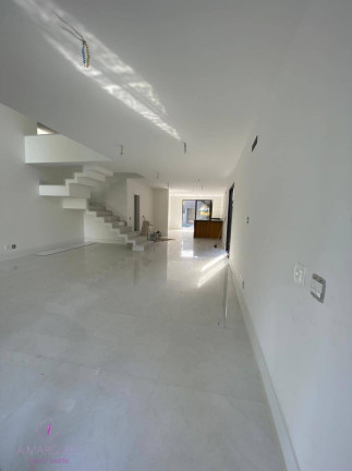 Imagem Casa com 5 Quartos à Venda, em Barra Da Tijuca - Rio De Janeiro Imagem Casa com 5 Quartos à Venda, em Barra Da Tijuca - Rio De Janeiro