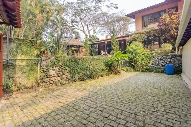 Casa com 3 Quartos à Venda,  em Interlagos - São Paulo